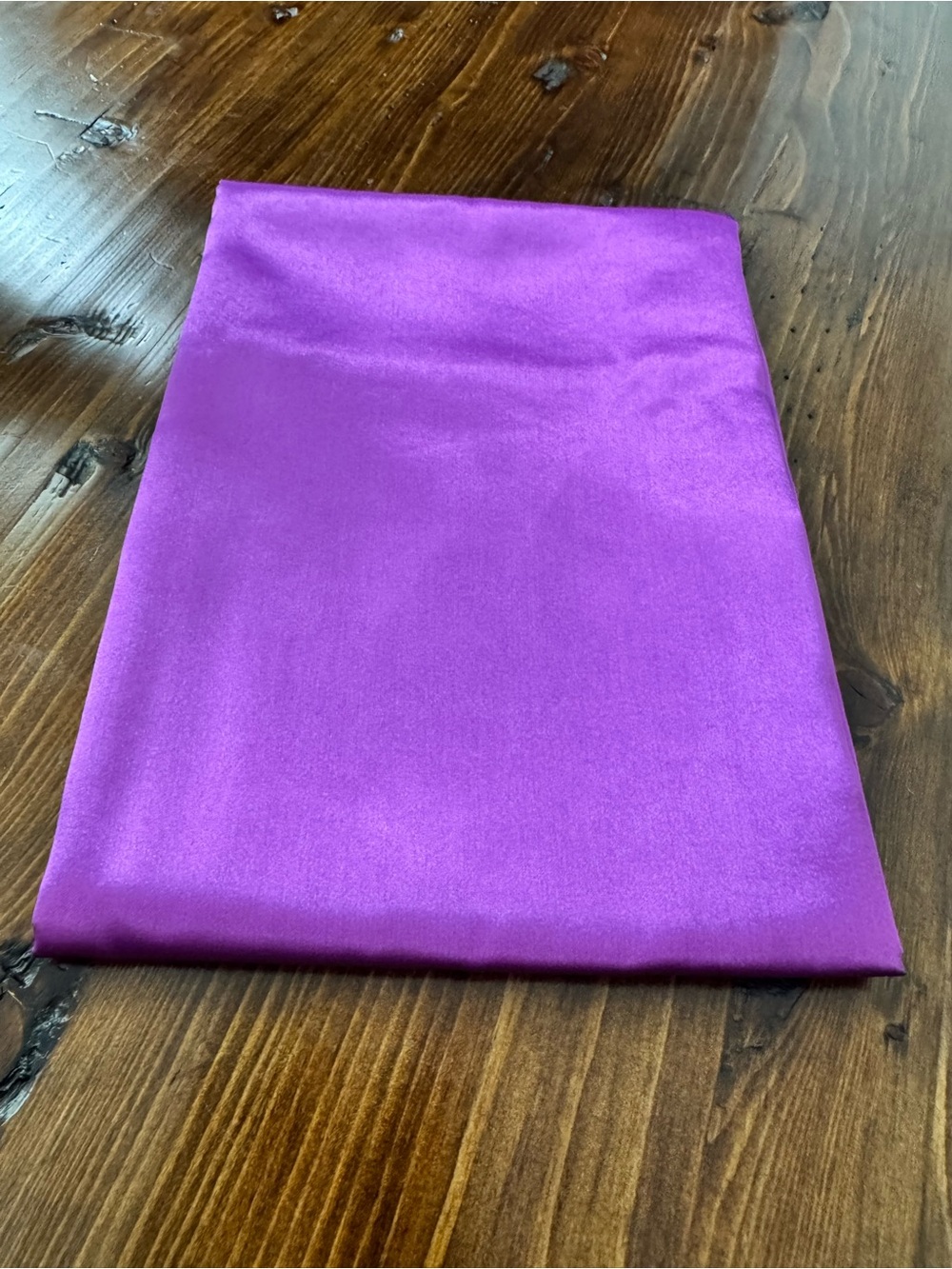 Silk-Feel Purple Pillowcase - Luxurious Satin Bedding - Picture 2 of 3